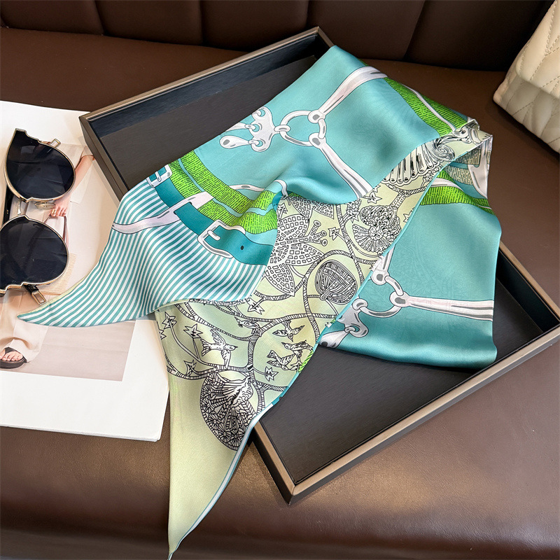 Women's Double-sided Print Sil – обзор и цена Ascot Neck Scarf