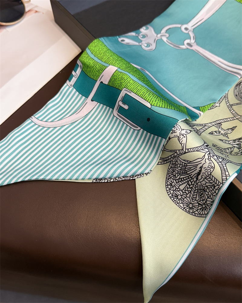 Women's Double-sided Print Sil – обзор и цена Ascot Neck Scarf