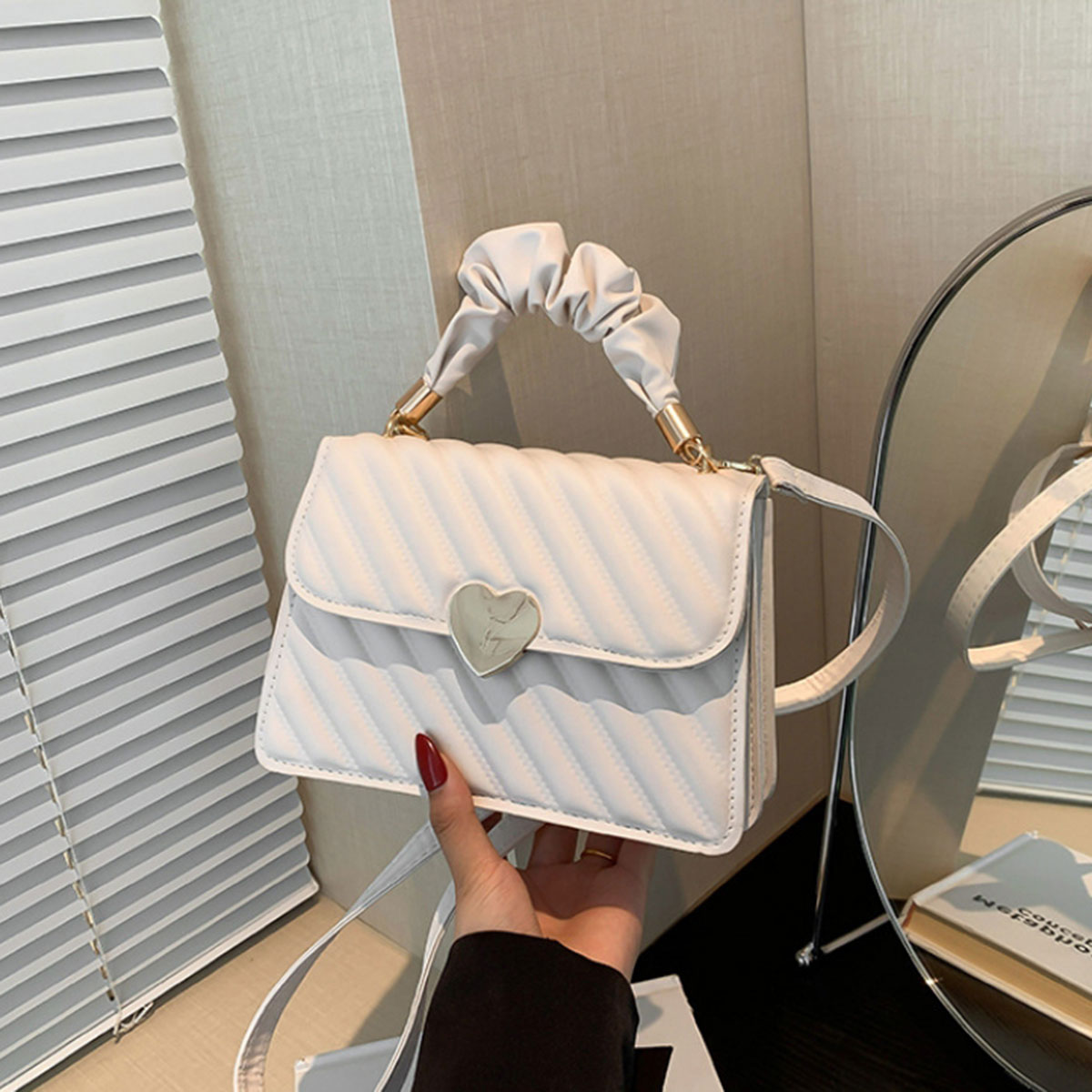 White fashion women's bag simp – обзор и цена Pocket Square Set