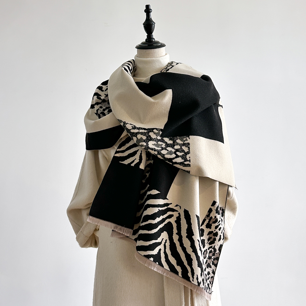 New Brand Elegance Two-Sided L – обзор и цена Woven Scarf Blanket
