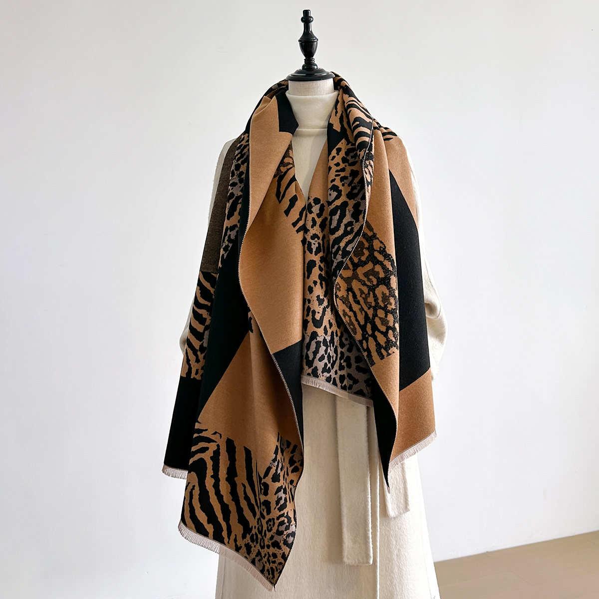 New Brand Elegance Two-Sided L – обзор и цена Woven Scarf Blanket