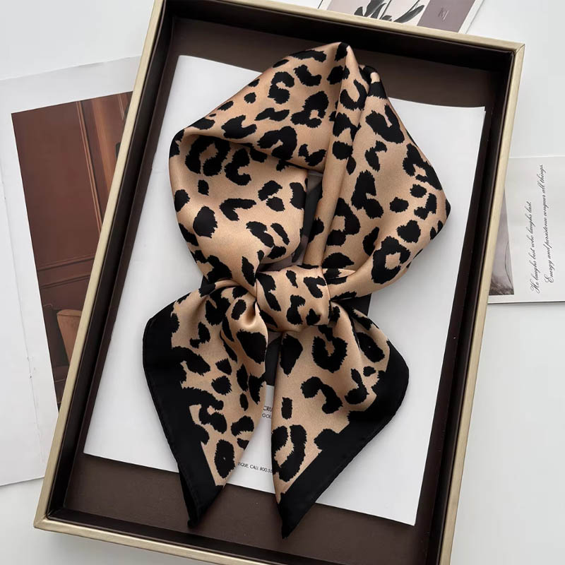 Luxury Leopard Print Female Sa – обзор и цена Ascot Neck Scarf